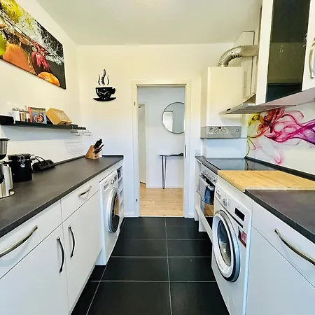 Apartment Pietsch - 6 Personen-3 Schlafzimmer- Boxspringbetten- Smart Tv- Balkon- Zentral *