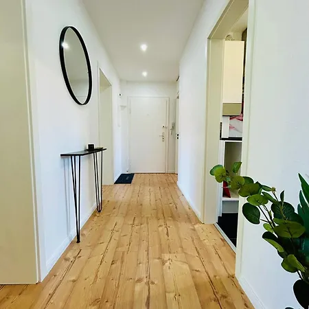Pietsch - 6 Personen-3 Schlafzimmer- Boxspringbetten- Smart Tv- Balkon- Zentral * Celle
