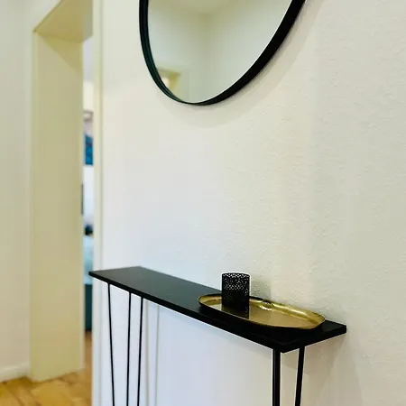 Pietsch - 6 Personen-3 Schlafzimmer- Boxspringbetten- Smart Tv- Balkon- Zentral Apartment *