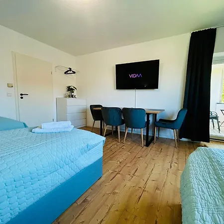 Pietsch - 6 Personen-3 Schlafzimmer- Boxspringbetten- Smart Tv- Balkon- Zentral *