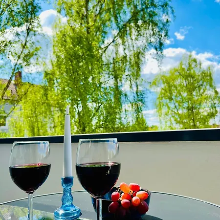 Pietsch - 6 Personen-3 Schlafzimmer- Boxspringbetten- Smart Tv- Balkon- Zentral Apartment Celle