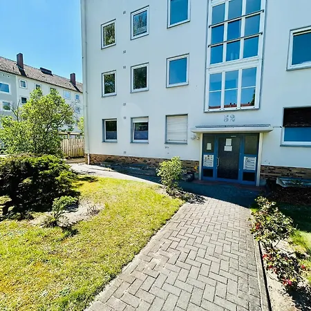Pietsch - 6 Personen-3 Schlafzimmer- Boxspringbetten- Smart Tv- Balkon- Zentral Apartment Celle