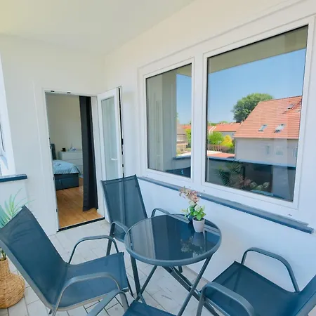 Apartment Pietsch - 6 Personen-3 Schlafzimmer- Boxspringbetten- Smart Tv- Balkon- Zentral Celle