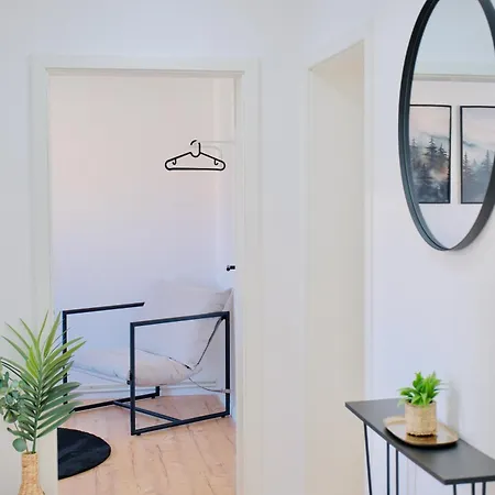 Pietsch - 6 Personen-3 Schlafzimmer- Boxspringbetten- Smart Tv- Balkon- Zentral Apartment Celle