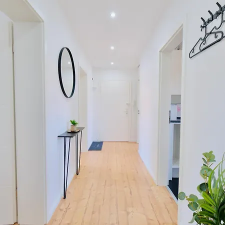 Pietsch - 6 Personen-3 Schlafzimmer- Boxspringbetten- Smart Tv- Balkon- Zentral