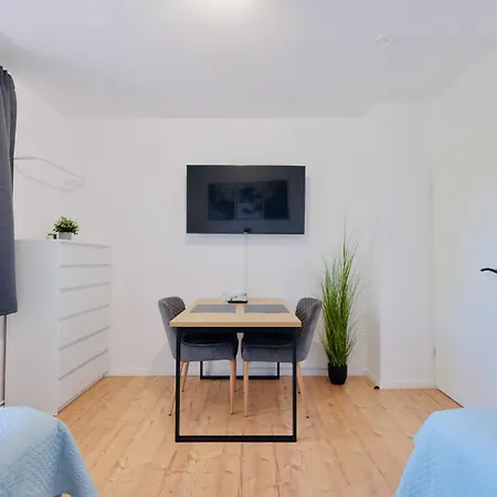 Pietsch - 6 Personen-3 Schlafzimmer- Boxspringbetten- Smart Tv- Balkon- Zentral Apartment