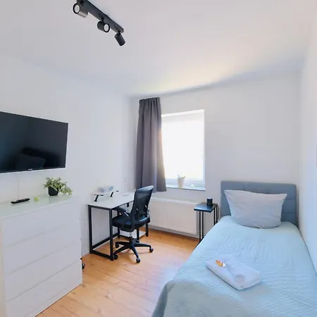 Pietsch - 6 Personen-3 Schlafzimmer- Boxspringbetten- Smart Tv- Balkon- Zentral Apartman *