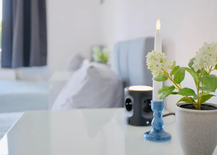 Pietsch - 6 Personen-3 Schlafzimmer- Boxspringbetten- Smart Tv- Balkon- Zentral Celle