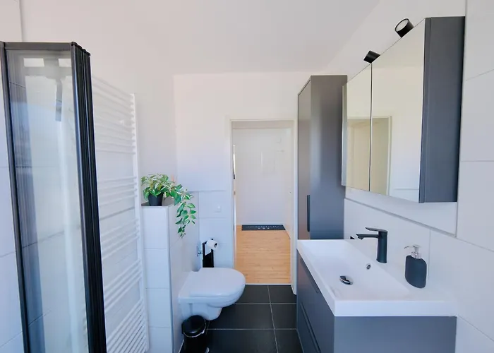 Pietsch - 6 Personen-3 Schlafzimmer- Boxspringbetten- Smart Tv- Balkon- Zentral Apartman *