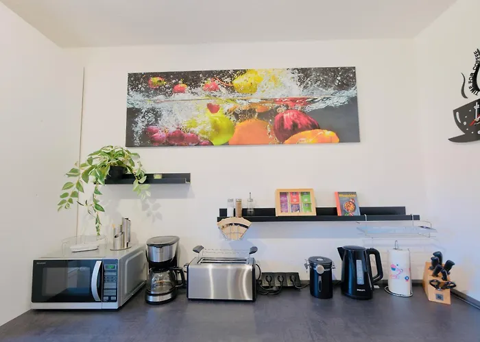 Pietsch - 6 Personen-3 Schlafzimmer- Boxspringbetten- Smart Tv- Balkon- Zentral Celle