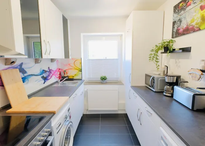 Pietsch - 6 Personen-3 Schlafzimmer- Boxspringbetten- Smart Tv- Balkon- Zentral Celle