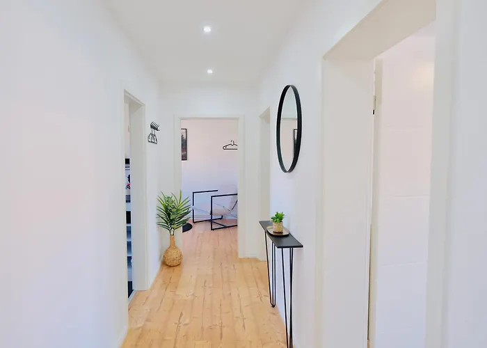 Apartman Pietsch - 6 Personen-3 Schlafzimmer- Boxspringbetten- Smart Tv- Balkon- Zentral