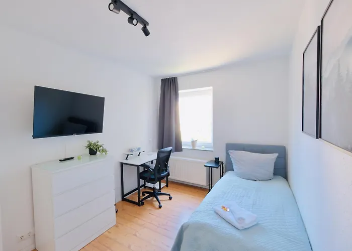 Pietsch - 6 Personen-3 Schlafzimmer- Boxspringbetten- Smart Tv- Balkon- Zentral Apartman *