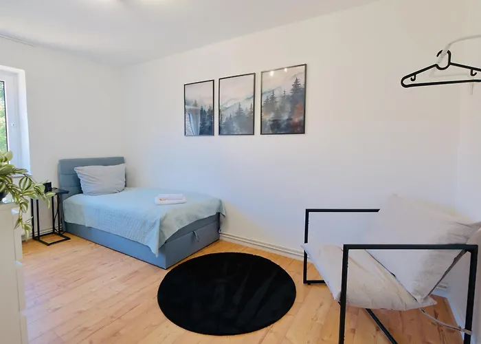Pietsch - 6 Personen-3 Schlafzimmer- Boxspringbetten- Smart Tv- Balkon- Zentral