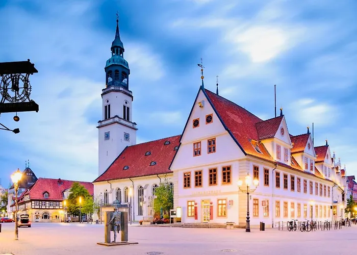 Pietsch - 6 Personen-3 Schlafzimmer- Boxspringbetten- Smart Tv- Balkon- Zentral * Celle